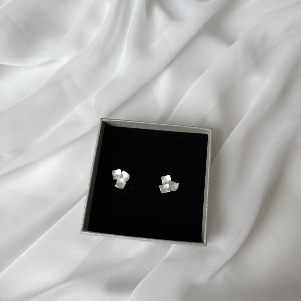 Silver petals earrings