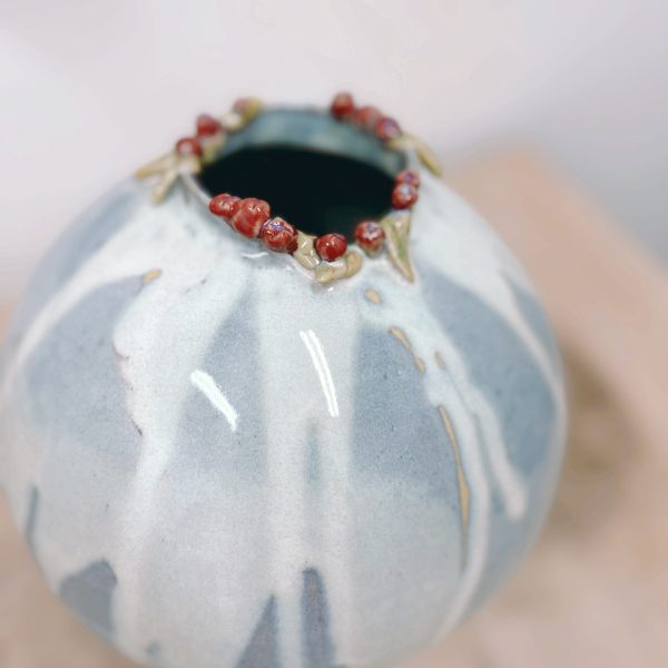 Red berry moon jar